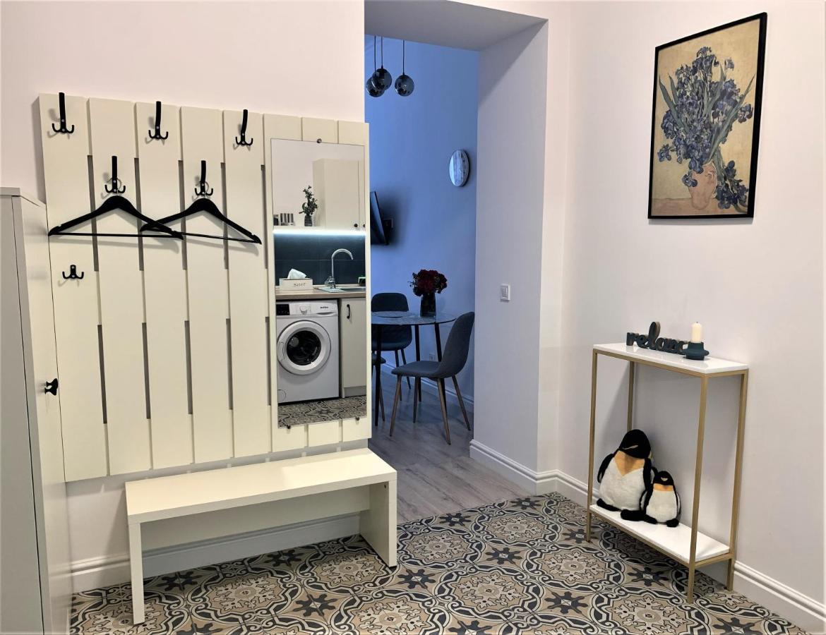 Iris Apartment On Popovich Leopoli Esterno foto