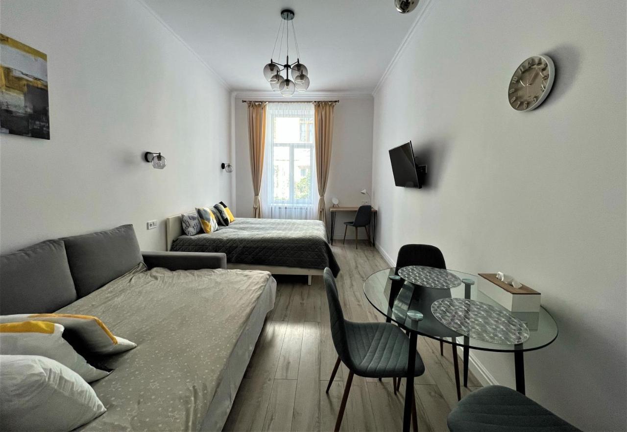 Iris Apartment On Popovich Leopoli Esterno foto